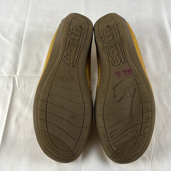 Earth Women's Aldea Azza Mustard Leather shoes 
Size: 8.5 - Picture 2 of 6